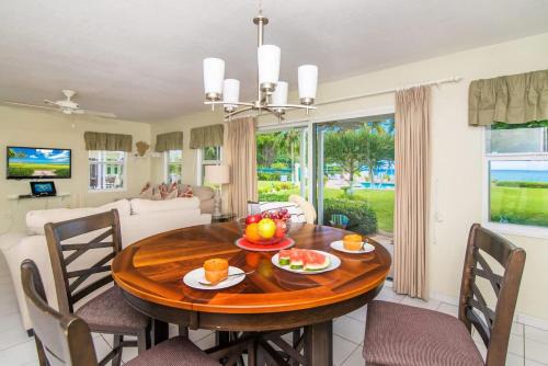 Seven Mile Beach House | Cocoplum #5 Condo