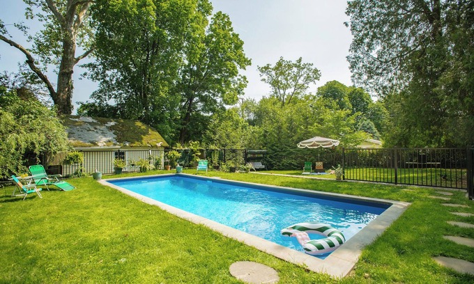 Philipstown House | Cold Spring Village Maisonette with Pool