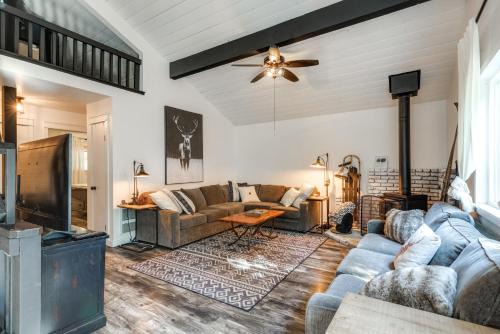 Cold Springs House | Cold Springs Escape AandC, Hot Tub, Generator, WiFi