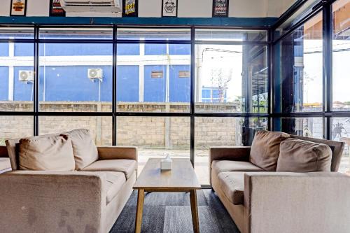 Tanjung Uncang Hotel | Collection O 91499 John Lebron House