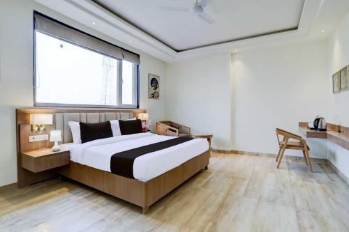 Domlur Hotel | Collection O Indiranagar
