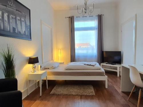 Lindenhof House | coLodging Mannheim - private rooms & kitchen