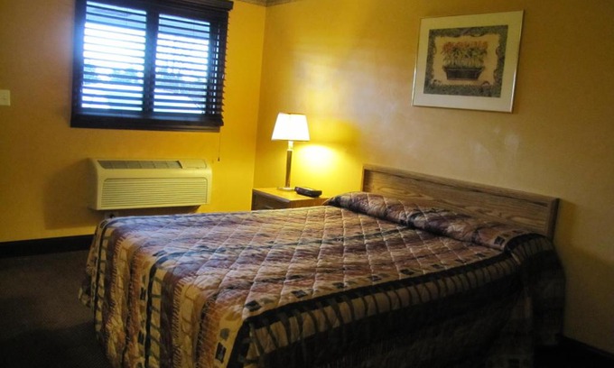Mercer Hotel | Colonial Inn Mercer-Grove City