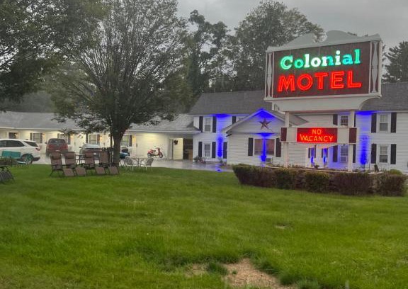 North Conway Hotel | Colonial Motel