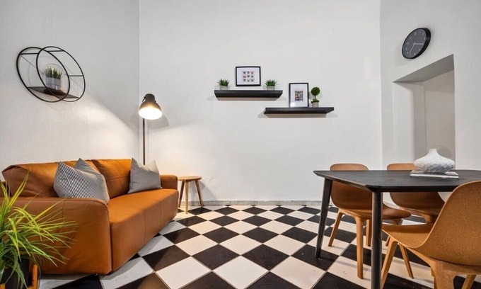 San Francisco Apartment | Colonial Suite | 1 Bedroom with direct access to buildings courtyard in Old San