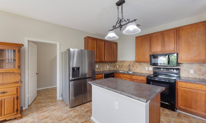 Round Rock Hotel | Colony Suite - Round Rock