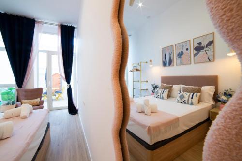 En Corts Apartment | Color & Design next to Russafa SOHO
