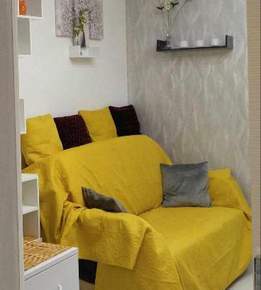 Ciekurkalns Apartment | Colorfull Experience in Hause built 1910 Fast free WiFi Free Parking