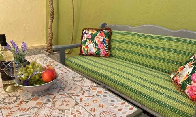 Rhodes Apartment | Colourful apartment next to Monte Smith!