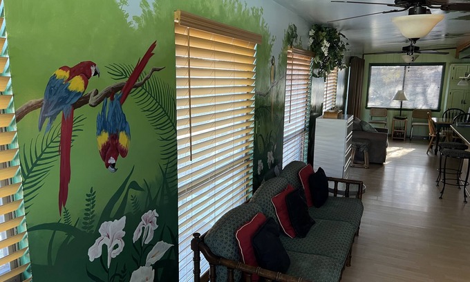 Canyon Lake House | Come and experience Paradise at Canyon Lake