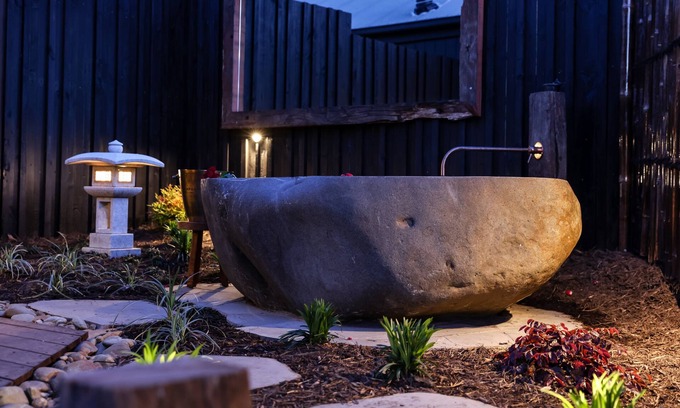 Hepburn Cottage | Come for the delicious 2.6 tonne outdoor bath. Stay for everything else!