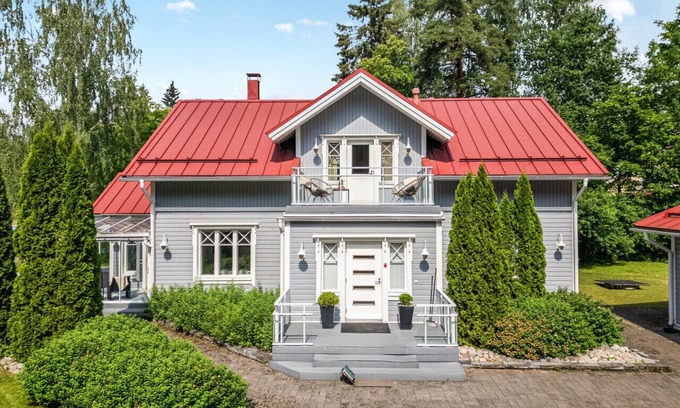 Pirkkala Villa | Come in! "Niemenmaa" Spacious family house for 13!