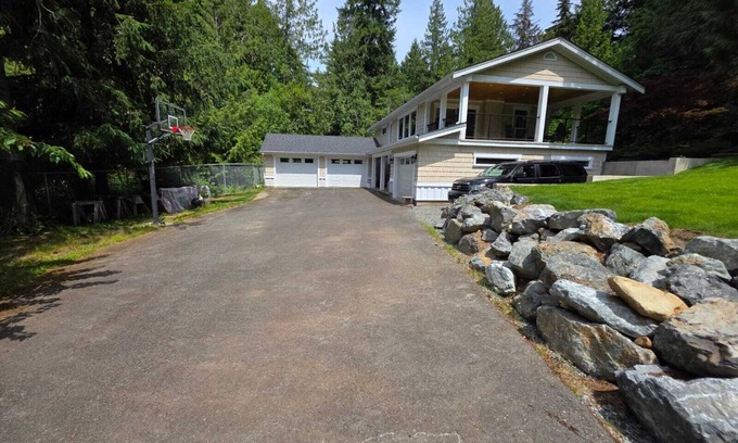 Sproat Lake House | Come play at LeLacShac, a relaxing fun themed home a minute from Sproat Lake