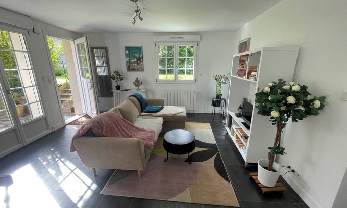 La Chapelle-des-Fougeretz Apartment | Comfortable, quiet T3 apartment with garden
