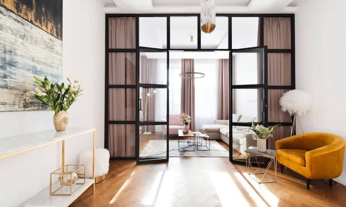 Stare Miasto Apartment | Comfort, elegance and art in heart of Old Town