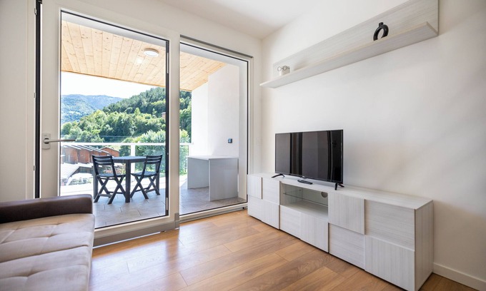 Clusone Apartment | Comfort House in downtown with box with modern finishes and mountain views