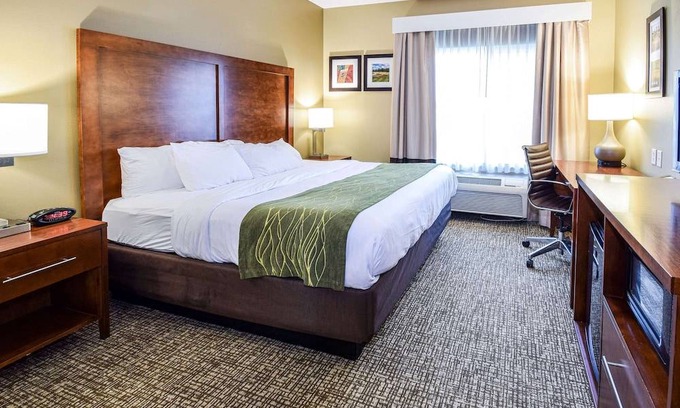 Plover Hotel | Comfort Inn Plover-Stevens Point