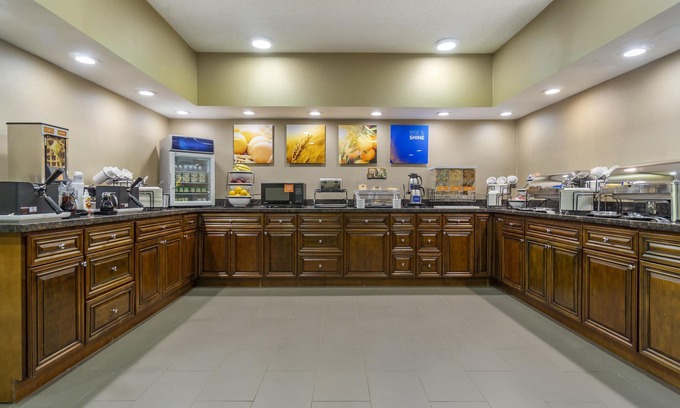 Canyon Park Hotel | Comfort Inn & Suites Bothell - Seattle North