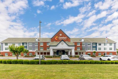 Coliseum Central Hotel | Comfort Inn & Suites Hampton near Coliseum