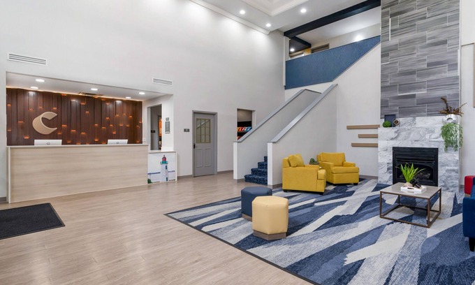 Coliseum Central Hotel | Comfort Inn & Suites Hampton near Coliseum