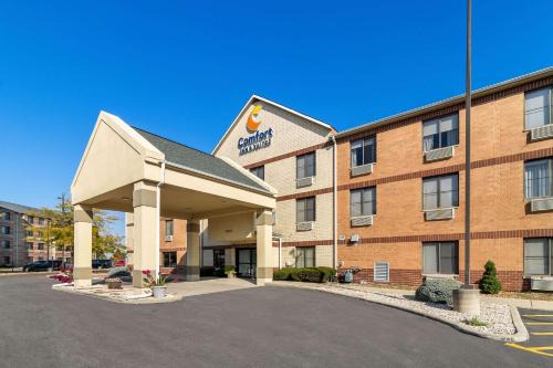 Tinley Park Hotel | Comfort Inn & Suites near Tinley Park Amphitheater