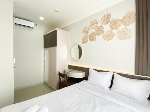 Cikarang Apartment | Comfort Stay 1BR at Vasanta Innopark Apartment By Travelio