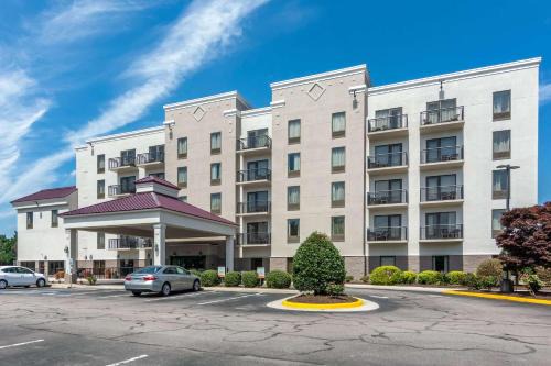 Colonial Heights Hotel | Comfort Suites Southpark