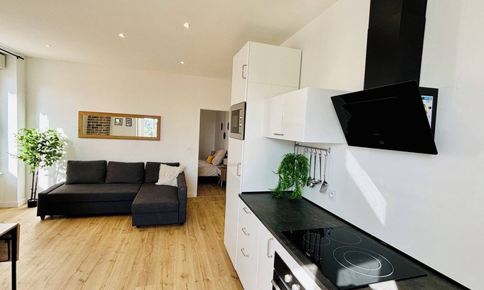 Saulaie - Claveliere Apartment | Comfortable modern T2 near Oullins metro station - Lyon
