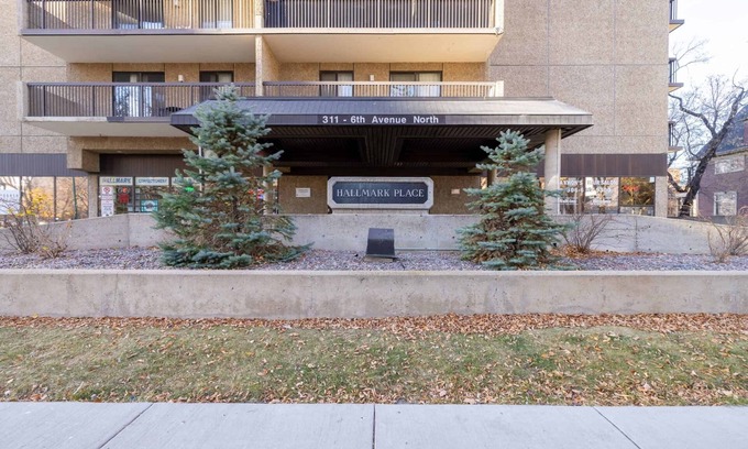 Saskatoon Downtown Apartment | Comfortable 1BR Retreat in Downtown. Fully Equipped with Wi-fi and Parking Space