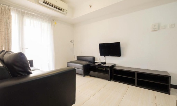 Karet Apartment | Comfortable 2BR The Wave Apartment near Epicentrum Kuningan by Travelio