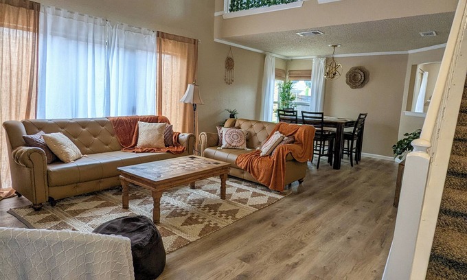 Northeast Carrollton House | Comfortable 3 Bed 2 bath pet friendly home for 30 day stays