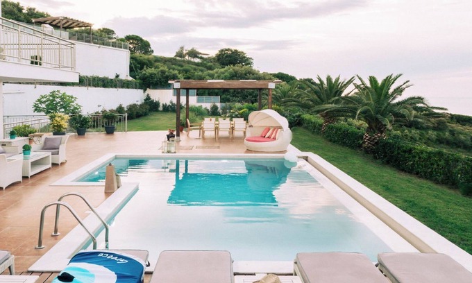 Skiathos Villa | Comfortable And Chic Garden With A Well Maintained Garden