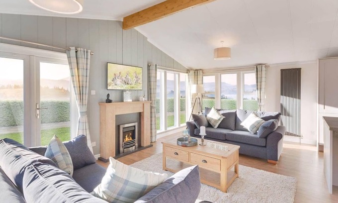 Newton Stewart Ski Chalet | Comfortable and spacious lodge with two doubles and one with bunks.