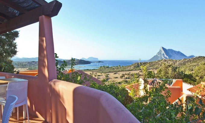 Tiriddo Apartment | Comfortable apartment with sea view and balcony or terrace
