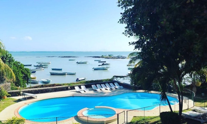 Grand Gaube Villa | Comfortable beachfront bungalow with pool - by feelluxuryholidays