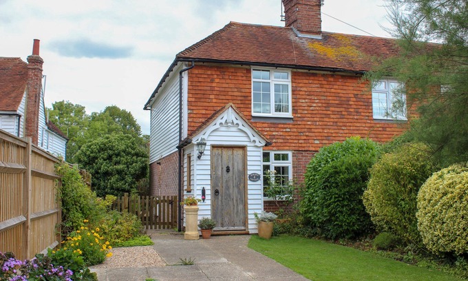 St Michaels House | Comfortable, characterful cottage for 3 in Tenterden, woodburner and parking