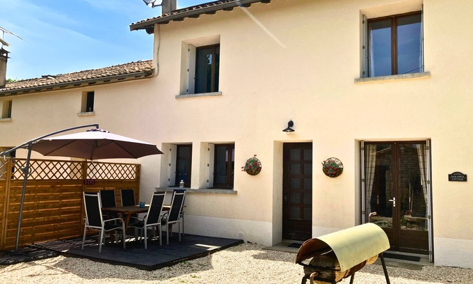 Maire-Levescault Cottage | Comfortable cottage - Perfect for couples and travellers