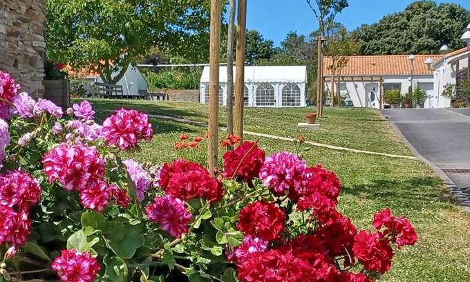 Les Sables d'Olonne House | Comfortable accommodation ideal for families, 5 minutes from the beach and port.