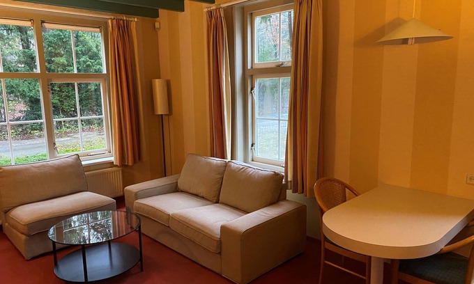 Municipality of Zeist Hotel | Comfortable Getaway with On-site Dining, Free Parking, and a Quiet Escape