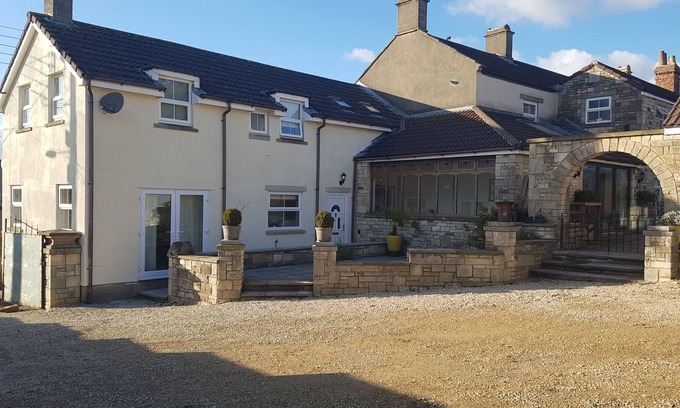 High Littleton House | Comfortable & Homely