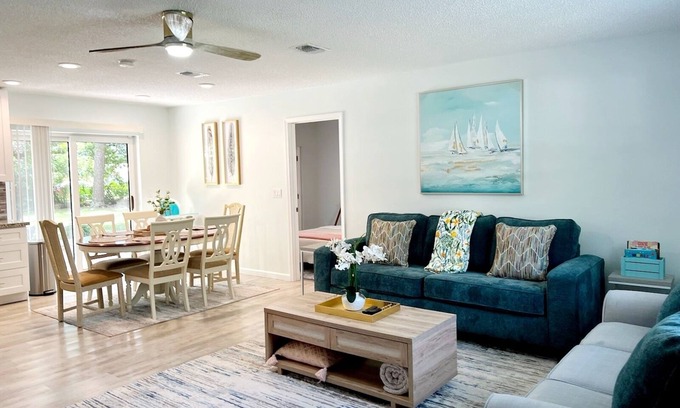 Brent House | Comfortable Home in the Heart of Pensacola
