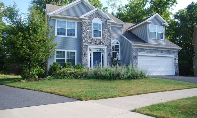 Port Matilda House | Comfortable home that caters to all types of groups
