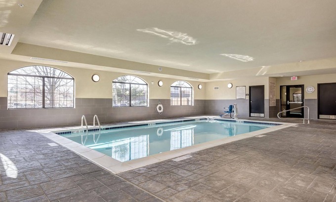 Maryland Heights Condo | Comfortable King Suite Near Edward Jones! Complimentary Breakfast