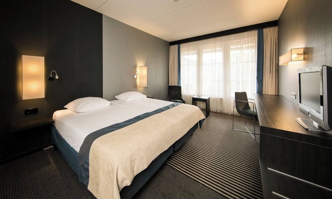 Bruggenmors Hotel | Comfortable Retreat w/Terrace Near TwentseWelle Museum — Walk To Parks And Café