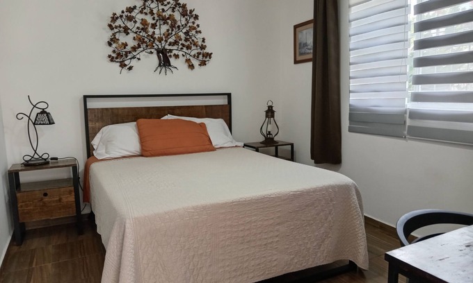 Chapalita Apartment | Comfortable room in Colonia Chapalita with garage inside the property