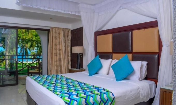 Nyali House | Comfortable Room w/Access to Private Beach and Tennis Courts