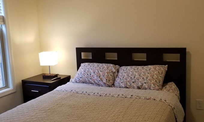 Tucker House | Comfortable rooms in a house- close to downtown Atlanta and hws (I-85 and I-285)