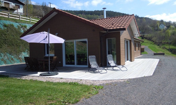 Plainfaing Ski Chalet | Comfortable single-storey chalet 130m2, unoverlooked, superb view of the valley