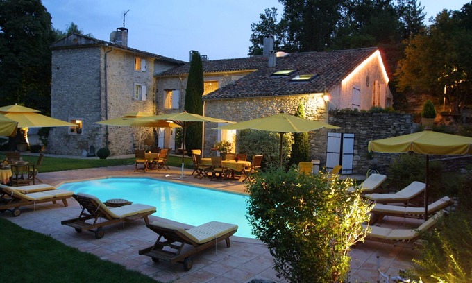 Forcalquier House | Comfortable studio in Provencal farmhouse with pool & spa