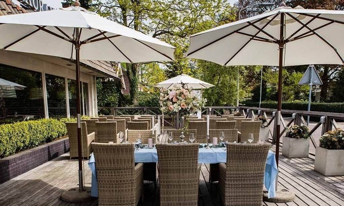 Vlijmen Hotel | Comfortable Unit Near De Loonse en Drunense Duinen, Free Parking